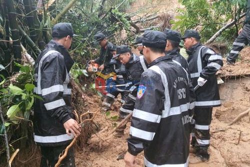 Quảng Ninh: cứu sống cháu bé sau hơn 3 giờ bị vùi lấp dưới bùn đất