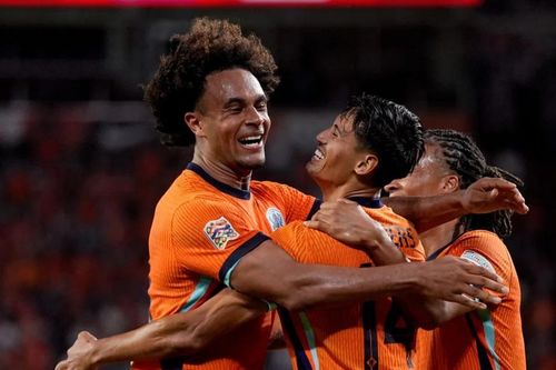 Zirkzee tỏa sáng giúp Hà Lan vui và MU lại... hy vọng
