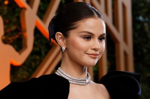 Selena Gomez gia nhập câu lạc bộ tỷ phú