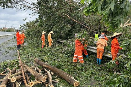 Khẩn trương khắc phục hậu quả nơi 'tâm bão'