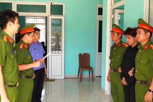 Bắt đối tượng dùng video nhạy cảm 'tống tiền' bạn gái cũ