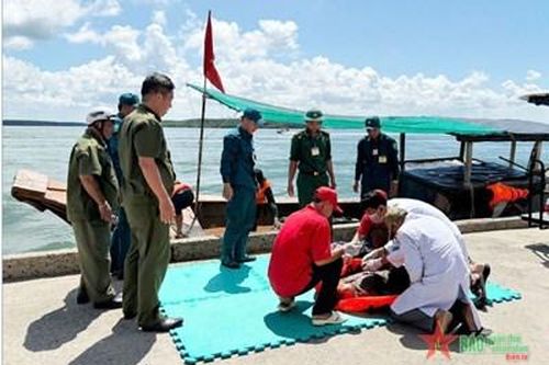 Ứng phó với bão, sạt lở đất ở Cần Giờ
