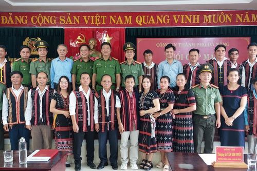 Người có uy tín, lực lượng cốt cán trong đồng bào dân tộc thiểu số Cơ Tu tại thành phố Đà Nẵng thăm quan, học tập kinh nghiệm tại các tỉnh Trung Trung bộ