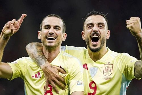 Tây Ban Nha thiếu người vẫn đánh bại Thụy Sĩ 4-1