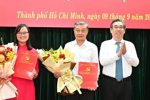 Đảng ủy Khối Đại học, Cao đẳng TPHCM công nhận Ủy viên Ban Thường vụ đối với 2 đồng chí