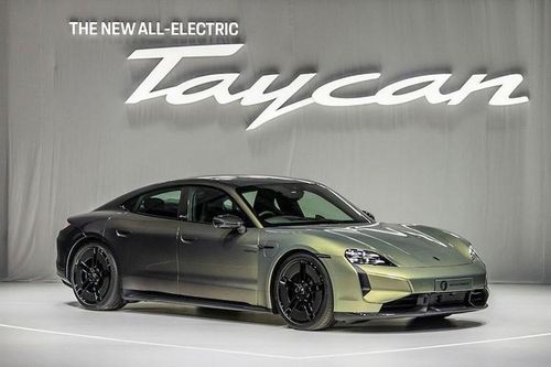Porsche Taycan Turbo S Celestial Jade độc bản với 'dàn áo tắc kè hoa'