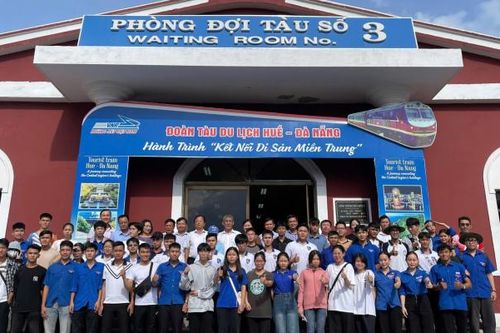 Ngành đường sắt vận chuyển miễn phí tình nguyện viên khắc phục hậu quả bão số 3