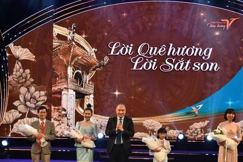 Vinh danh 'Sứ giả tiếng Việt' năm 2024