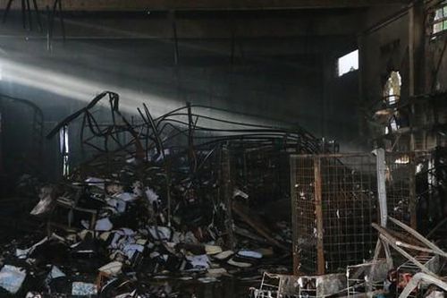 Siêu thị sách ở Sóc Trăng tan hoang sau đám cháy