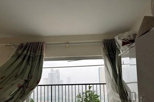 Vì sao nhiều chung cư Hà Nội bị nứt tường, vỡ kính trong bão số 3?