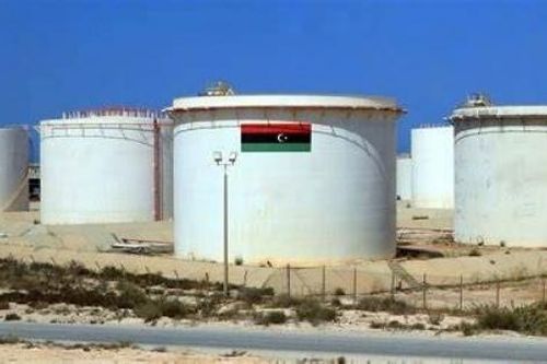 Cuộc chiến ngân hàng ở Libya làm xáo trộn thị trường dầu mỏ thế giới