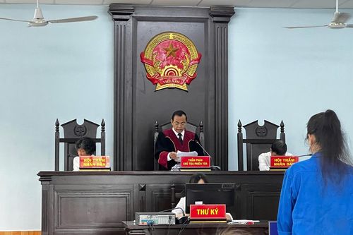 Nguyên kế toán nhận 'tiền cảm ơn' lĩnh 6 năm tù
