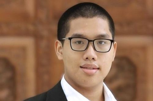 Nam sinh lớp 11 giành Huy chương Vàng Olympic quốc tế và tin nhắn đặc biệt của người mẹ