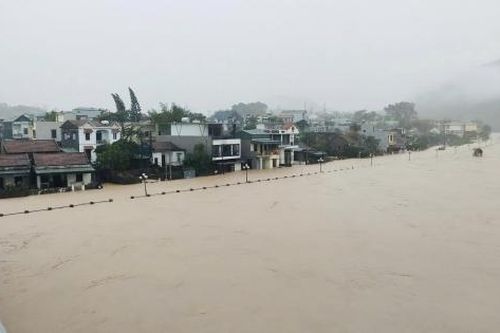Hoàn lưu bão Yagi gây mưa lớn, lũ dâng cao ở Quảng Ninh