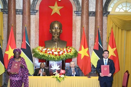 Việt Nam-Mozambique ký kết Bản ghi nhớ hợp tác về khoáng sản và năng lượng