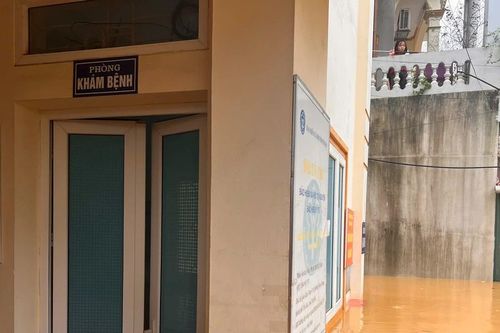 Đoàn công tác Bộ Y tế kiểm tra cơ sở y tế bị ngập tại vùng lũ Yên Bái