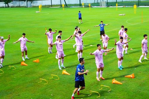 Tuyển Việt Nam sẵn sàng so tài với 'Voi chiến' Thái Lan
