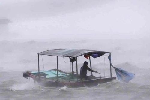 Đất nước bên bờ sóng