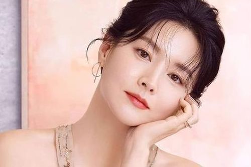 'Nàng Dae Jang Geum' Lee Young Ae U60 vẫn trẻ trung như 20 nhờ bí quyết độc đáo này