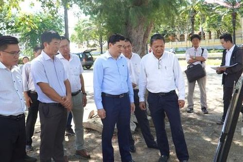 Bí thư Tỉnh ủy Bình Thuận đề nghị nghiên cứu phương án giữ gìn Tháp nước Phan Thiết