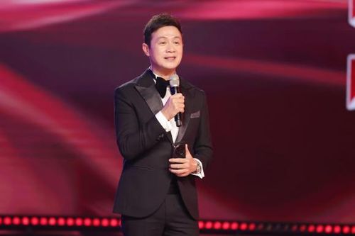 MC Anh Tuấn bật mí cách để trẻ lâu, hóa ra đơn giản đến bất ngờ
