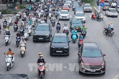 Phân luồng giao thông tại các vị trí ngập úng tại huyện Quốc Oai, Hoài Đức