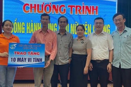 Mang yêu thương đến miền biên giới Tây Giang