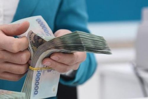 Nhiều doanh nghiệp 'bốc hơi' lợi nhuận sau soát xét, nhà đầu tư làm gì?