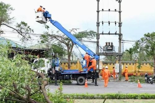 Đã khôi phục cấp điện trở lại cho 4,2 triệu khách hàng sau bão số 3