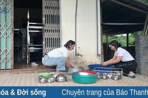 Khắc phục khoảng cách địa lý, nhiều trường học ở Quan Sơn tổ chức cho học sinh bán trú