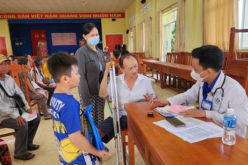 Tri ân người bán vé số lưu động