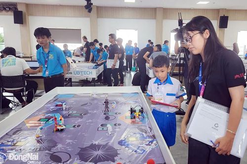 Hào hứng với 'đấu trường AI' sử dụng robot