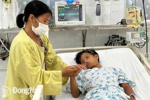Bệnh nhân bị sét đánh được mạnh thường quân hỗ trợ viện phí