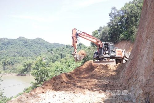 Xây dựng hạ tầng nông thôn mới: Dồn lực những tháng cuối năm