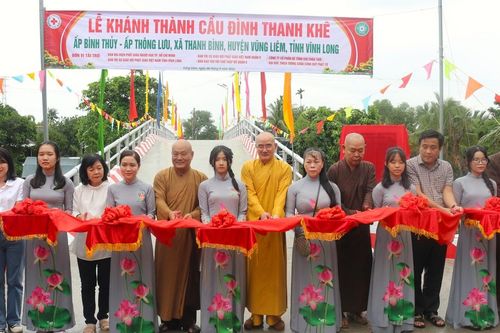 Khánh thành cầu Đình Thanh Khê, trao quà đến các hộ nghèo tại H.Vũng Liêm, Vĩnh Long