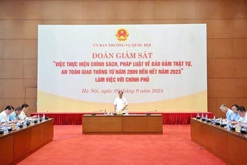 Làm rõ sự mất cân đối của các loại hình giao thông