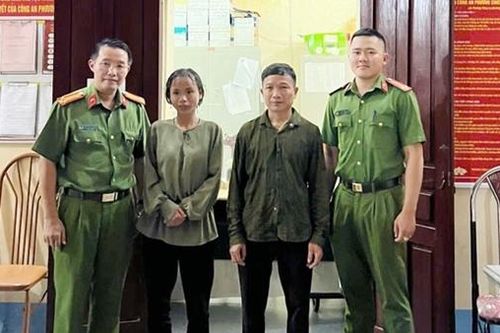 Hỗ trợ người dân trở về nhà an toàn trong đêm mưa bão