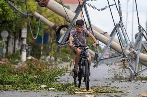 Quảng Ninh: Sau bão, người dân chật vật vì mất điện, mất nước