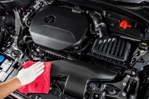 Cách tự vệ sinh khoang máy ô tô không cần xịt nước