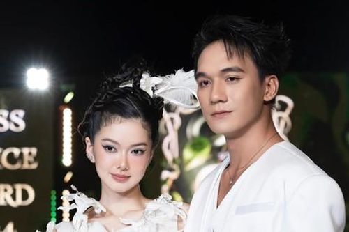 Bất ngờ với danh tính bạn trai của người đẹp mới nổi nhờ 'Đi Giữa Trời Rực Rỡ'