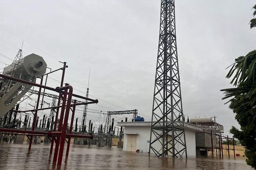 Nhiều tỉnh miền Bắc vẫn mất điện diện rộng do mưa lũ, trạm 110kV Thường Tín dừng vận hành