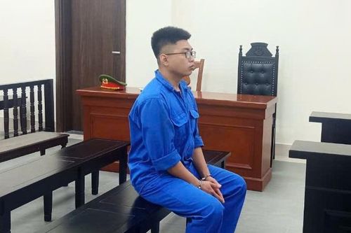 Dụ dỗ người khác trốn ra nước ngoài và bán họ cho tổ chức tội phạm