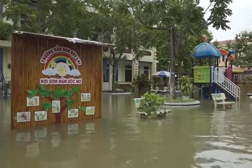 Hà Nội có tới 118 trường học không thể tổ chức dạy học do ngập lụt