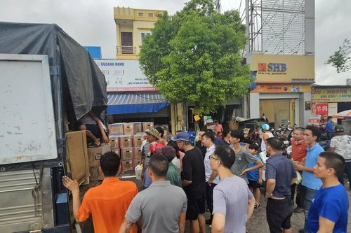 Hải Phòng: Người dân đổ xô đi mua máy phát điện