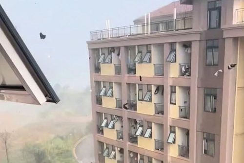Video cơn bão lạ gây sốt ở Trung Quốc