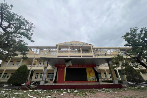 Gần 2.700 phòng học Hải Phòng thiệt hại sau bão Yagi