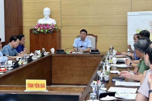 Phó Thủ tướng Lê Thành Long kiểm tra công tác ứng phó lũ lụt tại Yên Bái