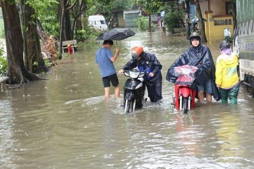 Hà Nội ùn tắc giao thông ngay từ sáng sớm