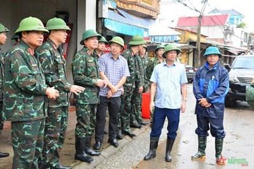 Trung tướng Trương Thiên Tô: Khẩn trương giúp dân ổn định đời sống