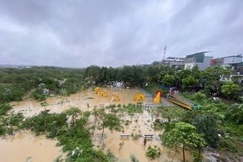 Mực nước sông Hồng tại Hà Nội lên nhanh